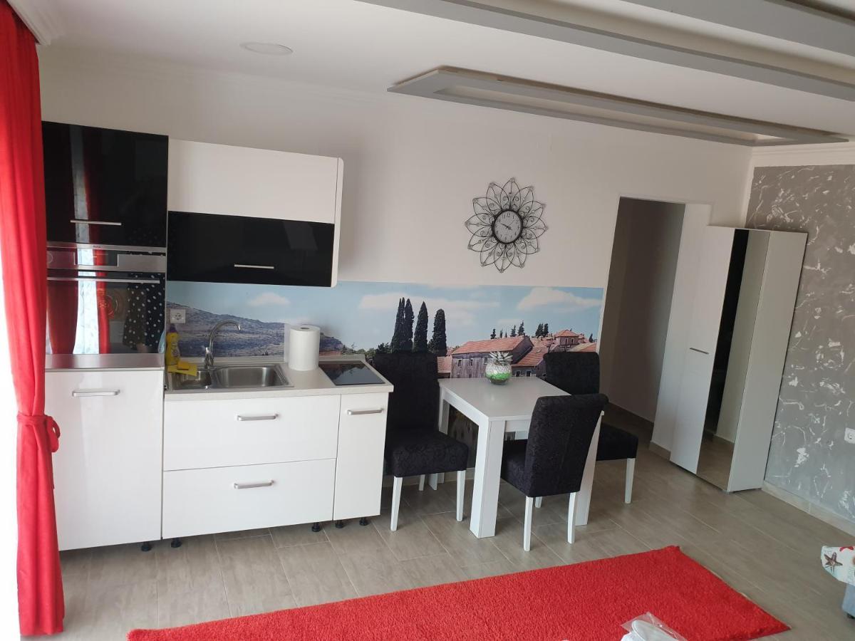 Mango Apartments เทรบินเย ภายนอก รูปภาพ