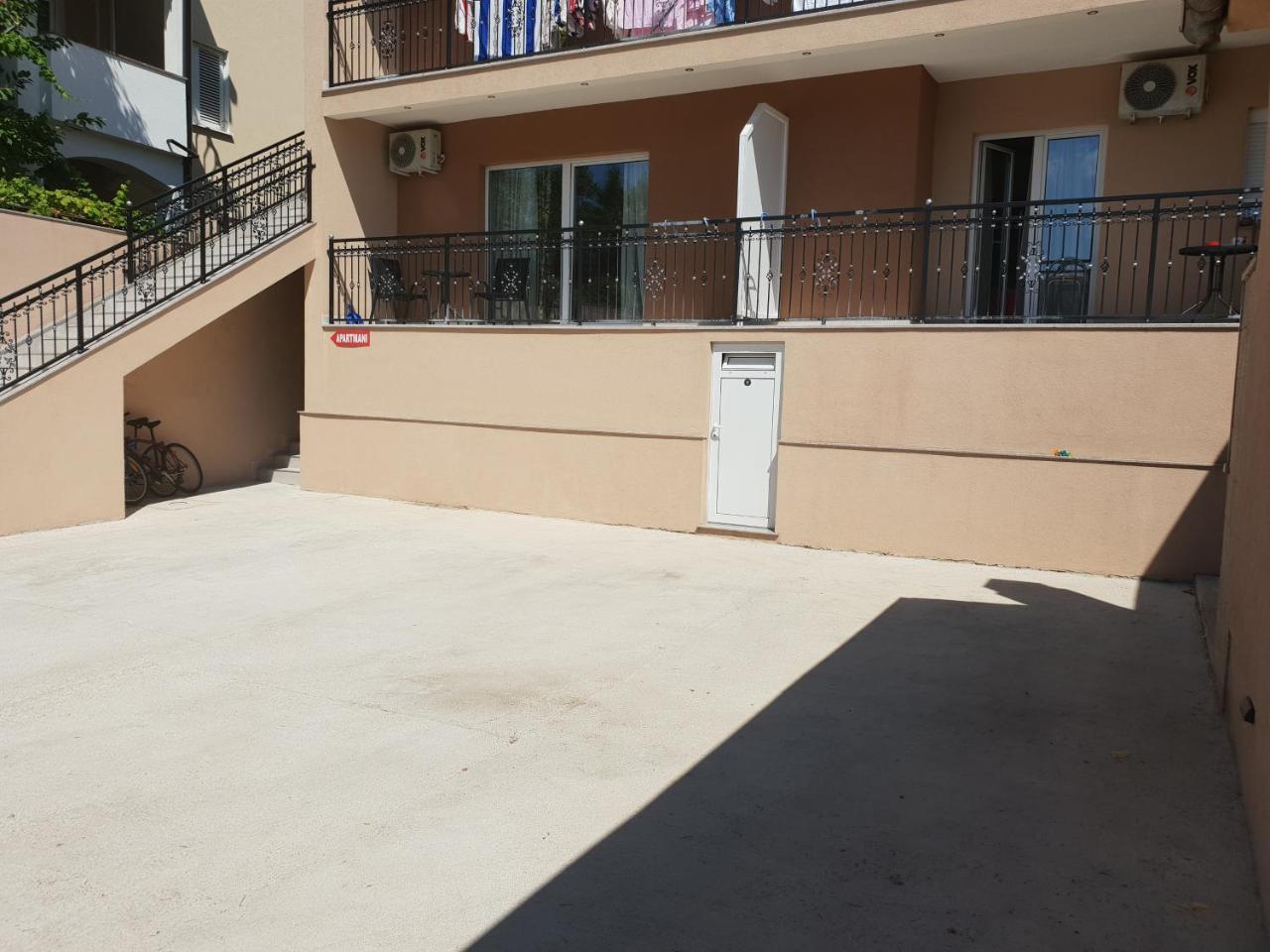 Mango Apartments เทรบินเย ภายนอก รูปภาพ